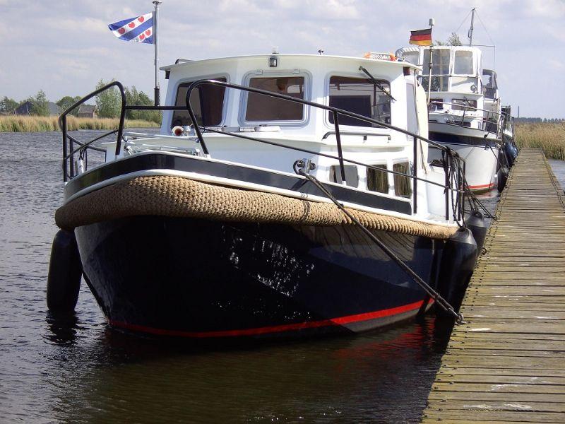 2_yachtcharter_sneek_motorjacht-sneek