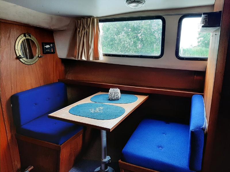 6_Jachtwerf_van_Jaarsveld_Dinette-motorboot